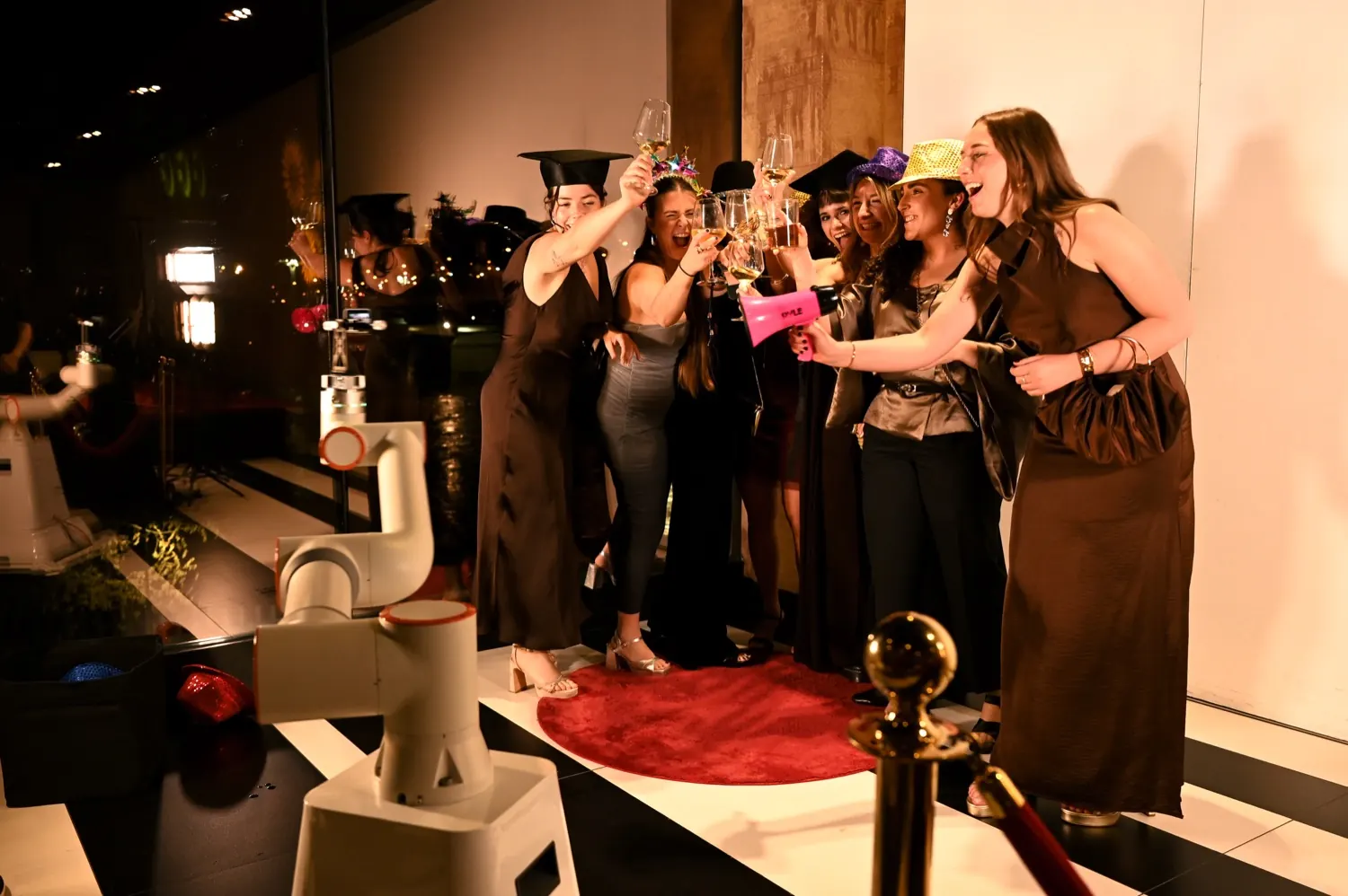 Fiesta de graduación · Glambot